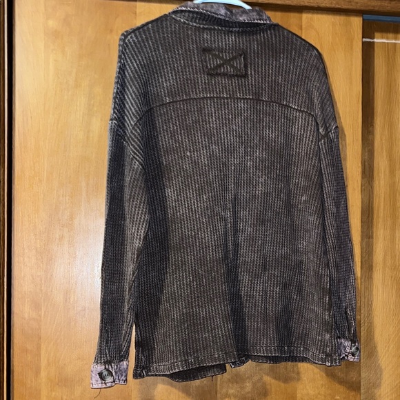 Zenana Textured Button-Up - Picture 2 of 4